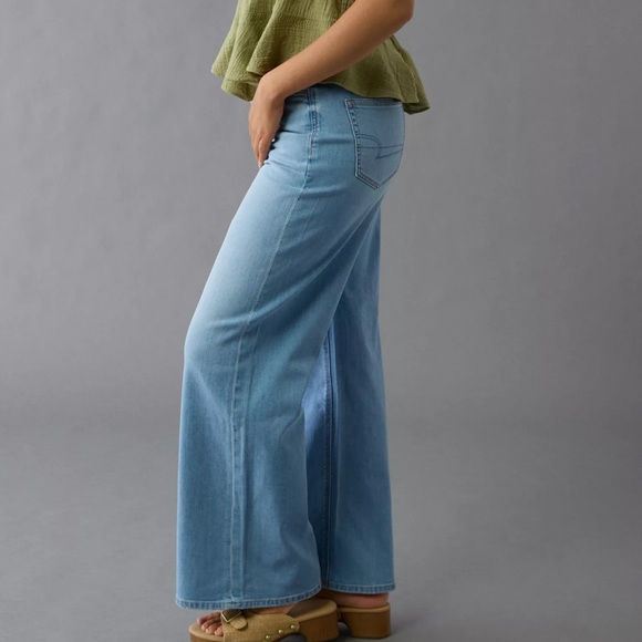American Eagle Outfitters Denim - American Eagle Dreamy Drape Stretch Curvy Super High-Waisted Baggy Wide-Leg Jean